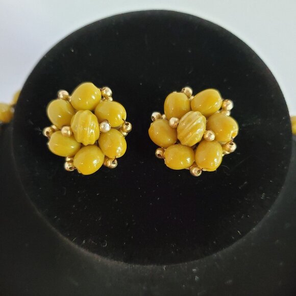 Vintage Beaded Two Layers Necklace and Earrings Set Yellow 27" Made in Hongkong - Picture 6 of 11